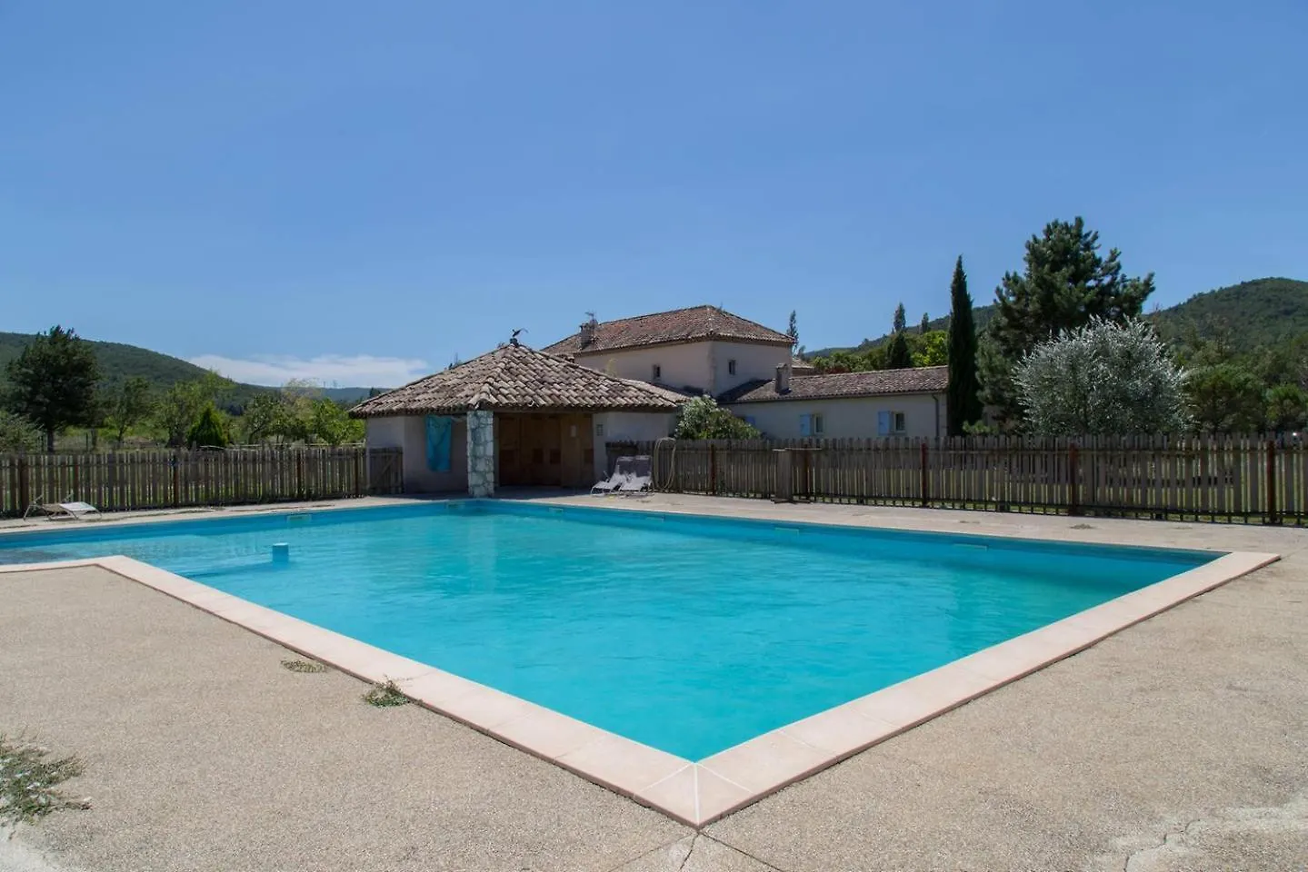 Дом отдыха Charmante Maison De Campagne Au Calme Avec Piscine Espeluche